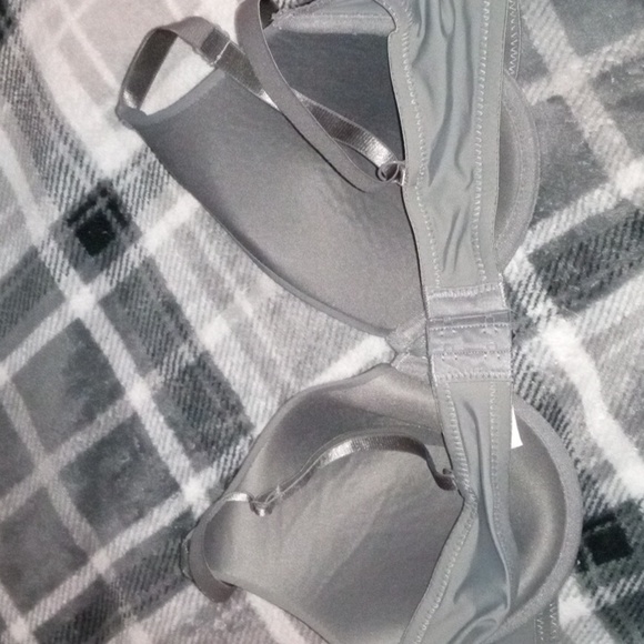 Bras - Picture 2 of 2